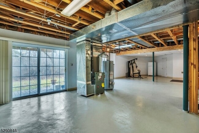 Building Photo - 48 Loft Dr