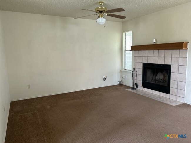 Building Photo - 2607 Schulze Dr