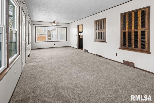 Building Photo - 1916 33rd St