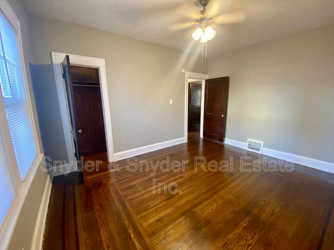 Building Photo - 418 Crestwood Ave