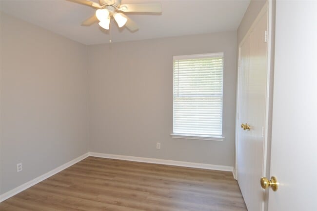 Building Photo - 24322 Bar Kay Ln