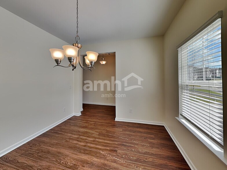 Building Photo - 168 Landsdown Xing