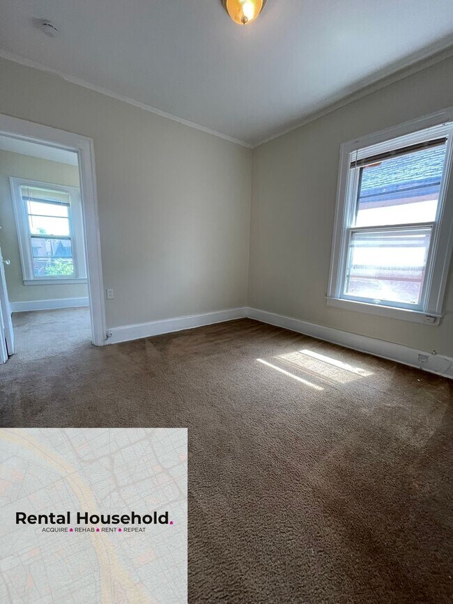 Building Photo - 5065-5067 Linsdale St.