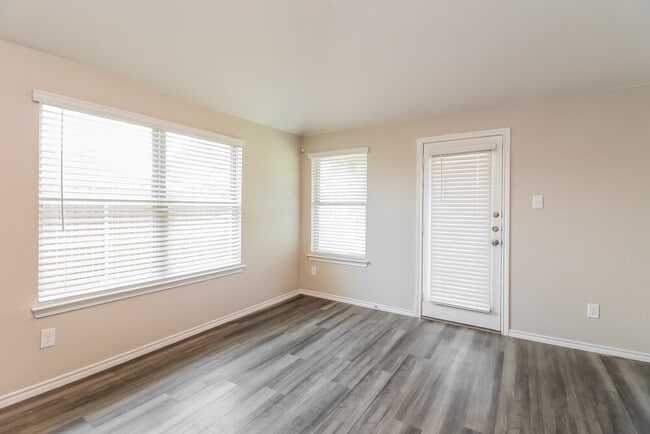 Building Photo - 424 Bishopgate Ct