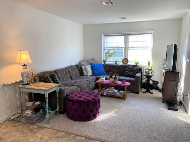 Building Photo - 211 Brinley Ave