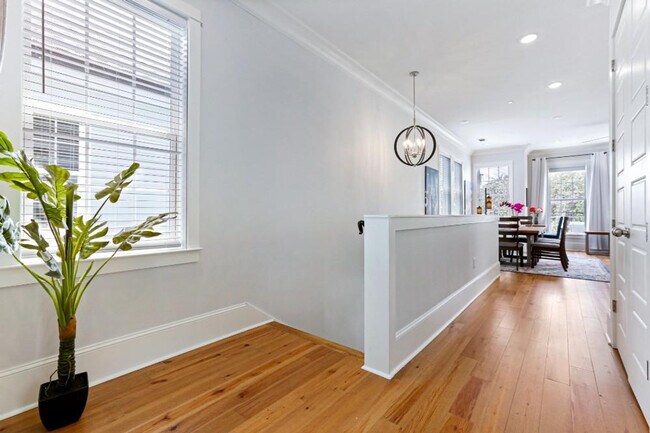 Building Photo - 1212 Carondelet St