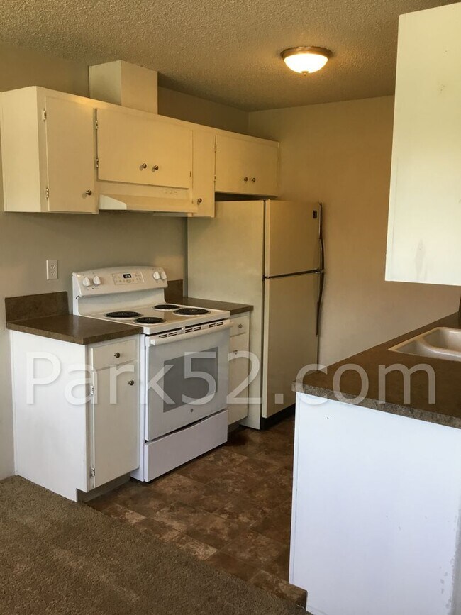 Building Photo - 1/2 Off 1st Full Month's Rent! 2 Bedroom 1...