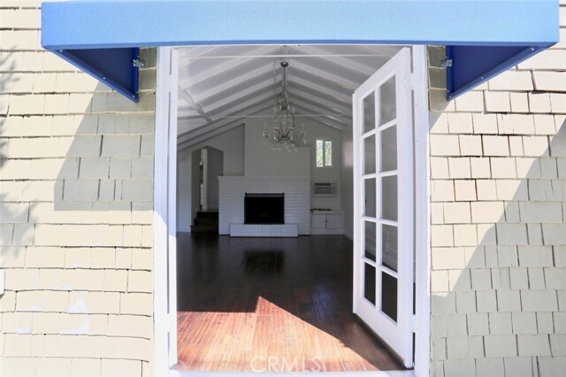 Building Photo - 664 S Coast Hwy
