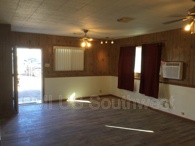 Building Photo - 2088 Del Rey Dr