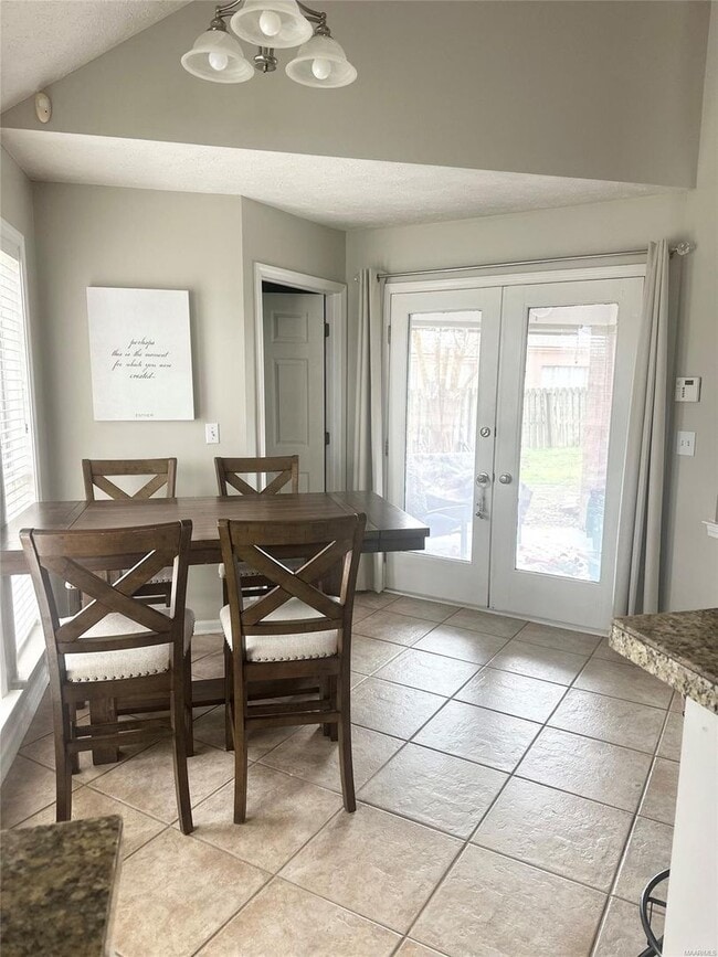 Building Photo - Halcyon Summit Rental