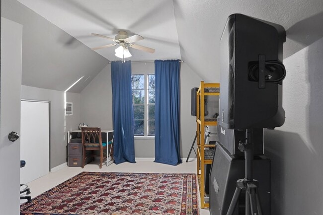 Building Photo - 60 Canyon Creek Dr