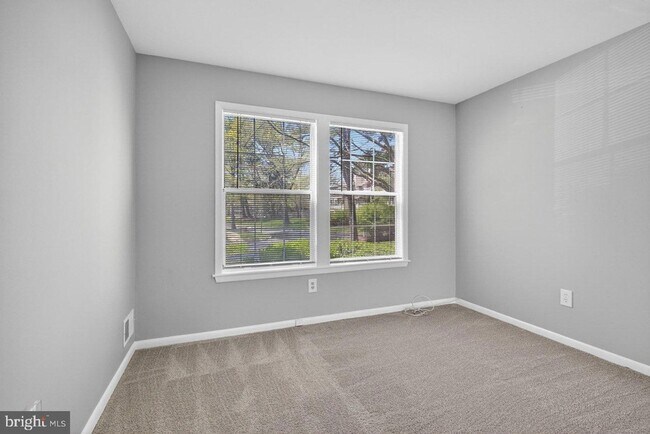 Building Photo - 119 Commonwealth Ct