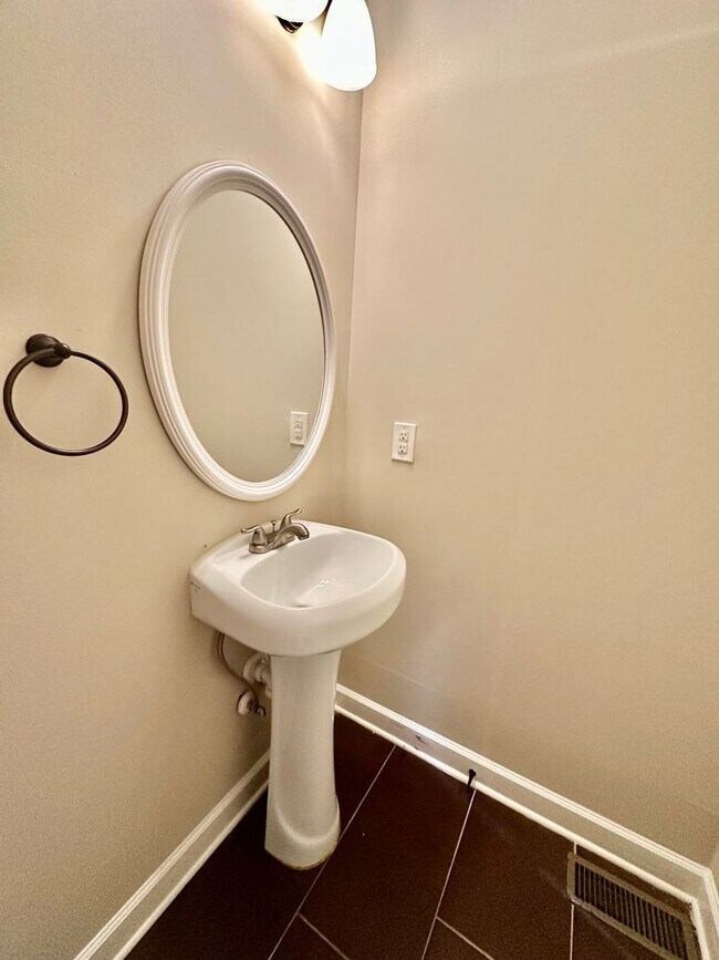 Building Photo - Atlanta Rental- Now Accepting Vouchers