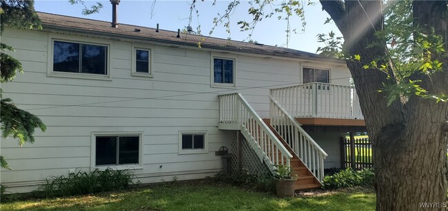 Building Photo - 35 Tomcyn Dr