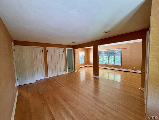 Building Photo - 112 Old Farm Rd