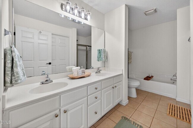Building Photo - 2400 Huntscroft Ln
