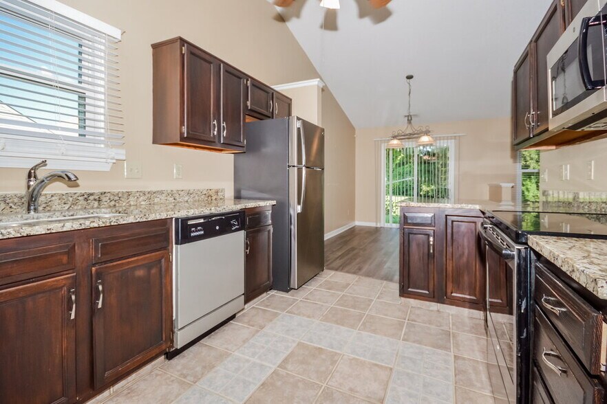 Building Photo - 9012 Lighthorse Dr