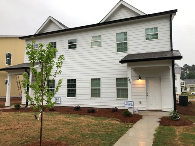 Building Photo - Move in ready townhome in Athens!