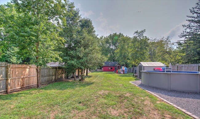 Building Photo - 3BR Jackson Home Available Now