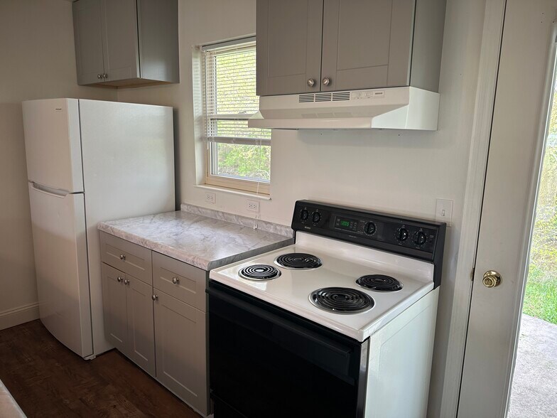 Building Photo - 401 Clearfork Dr