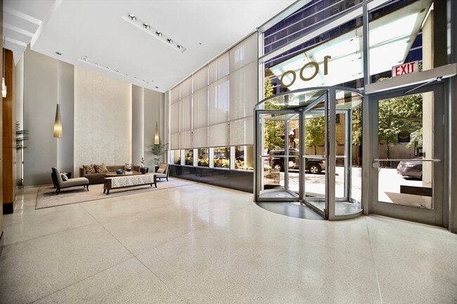 Building Photo - 100 E 14th St