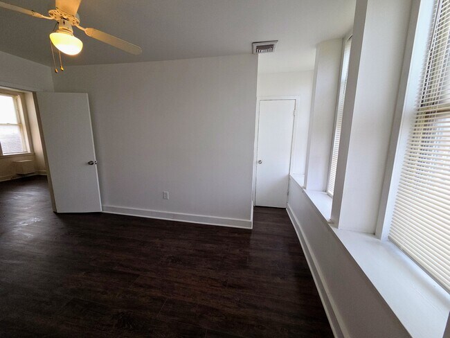 Building Photo - 1309 W Allegheny Ave