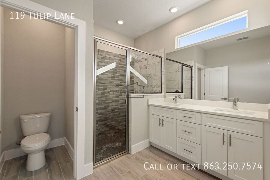 Building Photo - 119 Tulip Ln