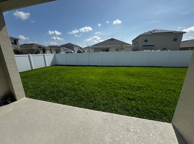 Building Photo - 1567 Barberry Dr