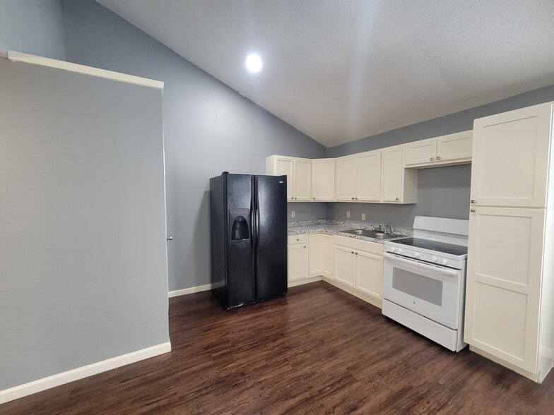 Kitchen - 16511 W Sandy Meadows Dr