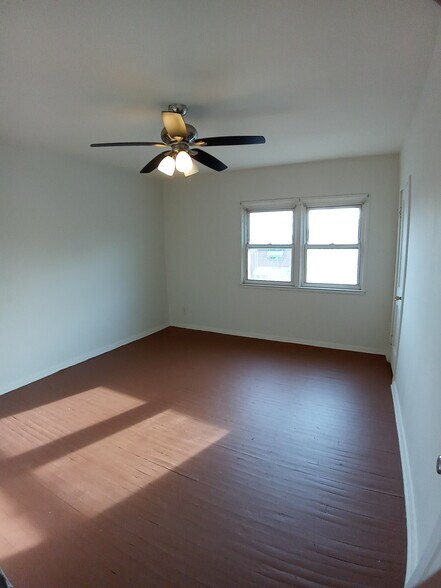 Building Photo - 3810 Saint Margaret St