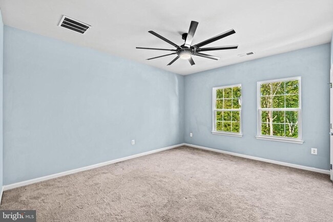 Building Photo - 720 River Crest Way