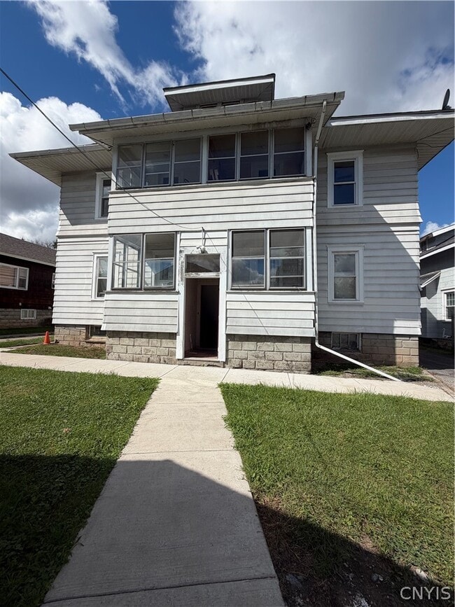 Building Photo - 142-44 Lynwood Ave