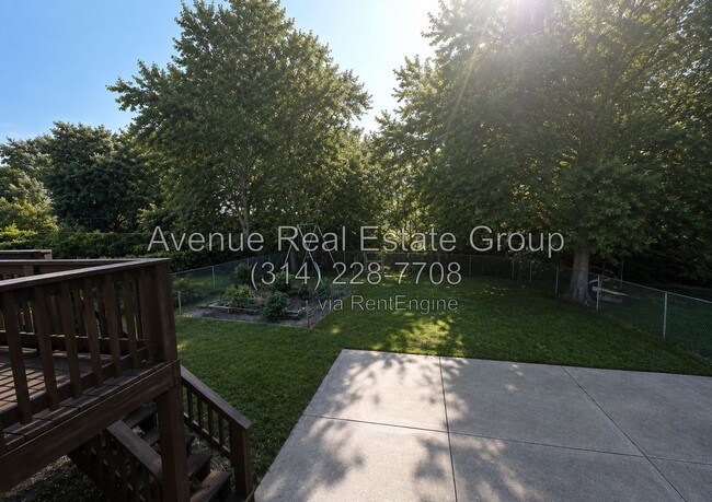 Building Photo - 808 Brookvale Terrace
