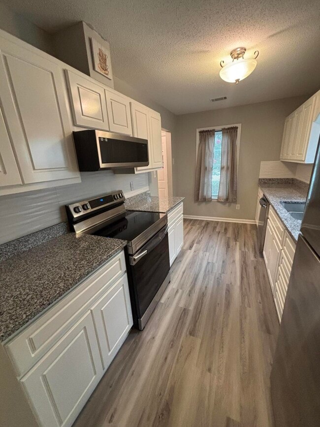 Building Photo - 4010 Calypso Dr