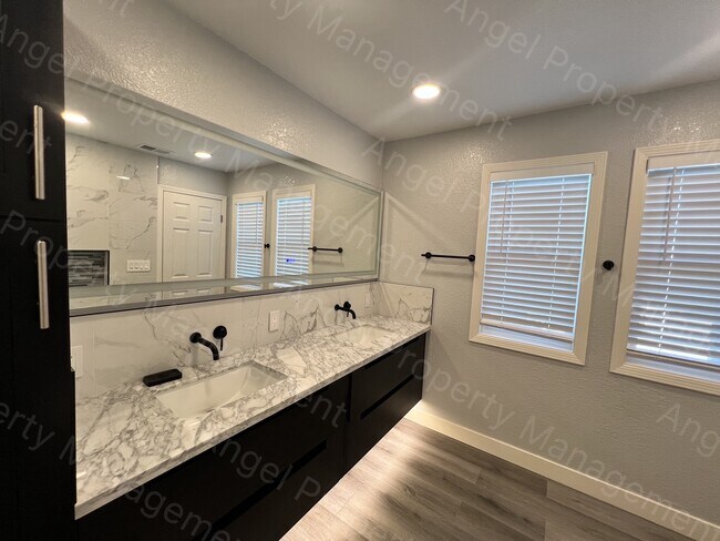 Building Photo - 5221 Moonlight Way