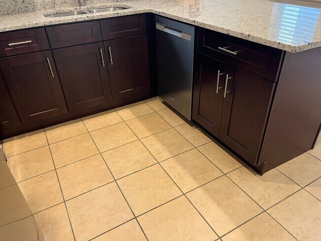 Building Photo - 3/2.5 Townhouse in Downtown Kissimmee