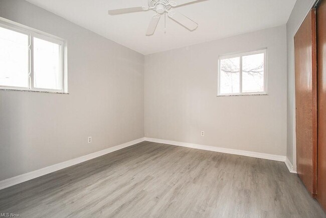 Building Photo - 4655 Ridge Rd
