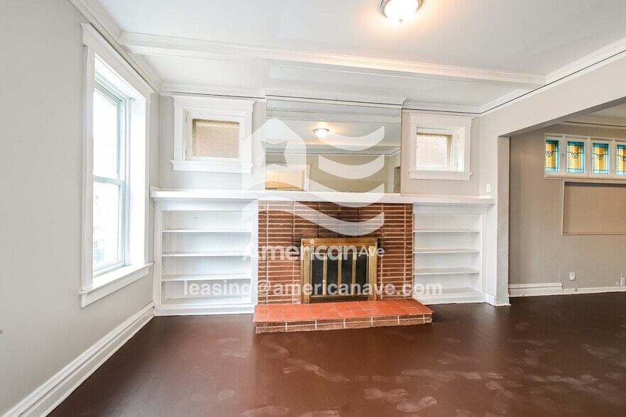 Building Photo - 3711 S Spring Ave