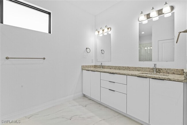 Building Photo - 933 Gleason St