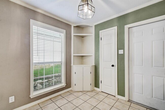 Building Photo - 3429 Harvest Dr