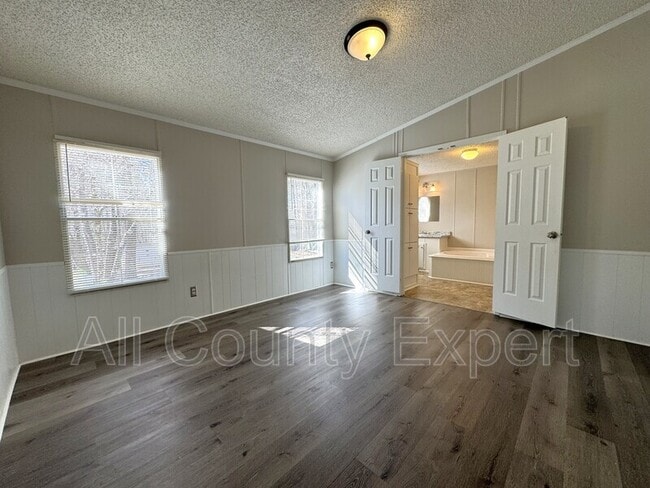 Building Photo - 288 Turner Rd