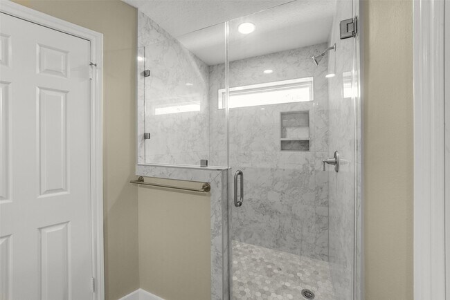Building Photo - 4138 Club Valley Dr