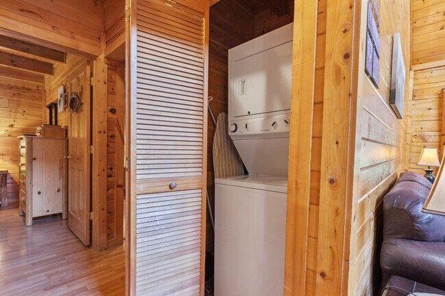 Building Photo - 1844 Trout Way