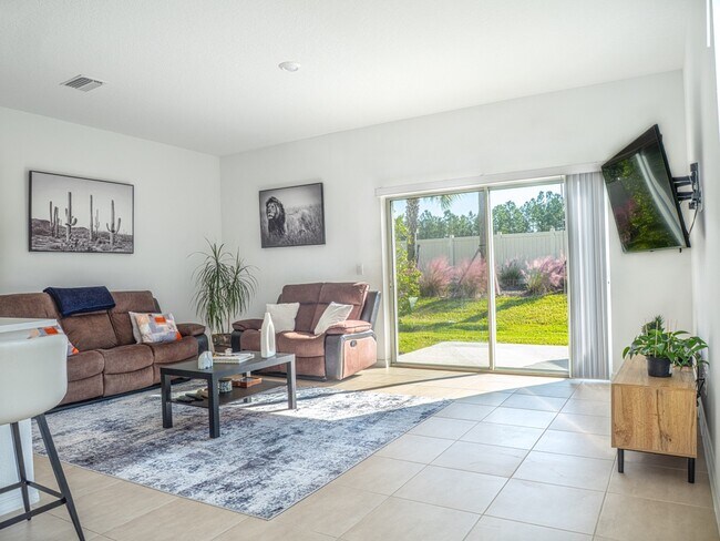 Building Photo - 2350 Paravane Wy