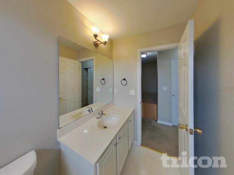 Building Photo - 2114 Meramec Ridge Ct