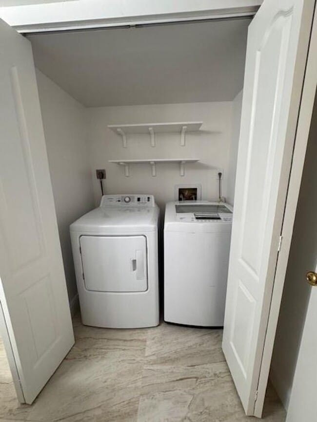 Building Photo - 11202 SW 132nd Ct W