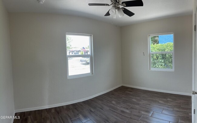 Building Photo - 608 Barcelona Dr