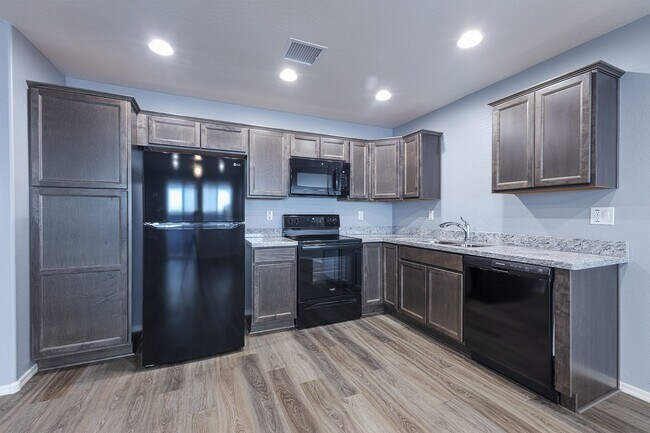 Building Photo - 9060 E Lakeshore Dr