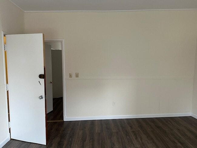 Building Photo - 211 Harrison Ave