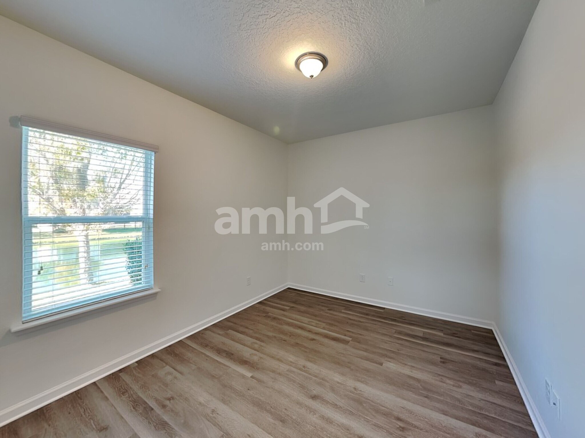 Building Photo - 144 Athens Dr